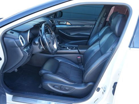 Used 2019 Nissan Maxima SR w/ Premium Package image 15