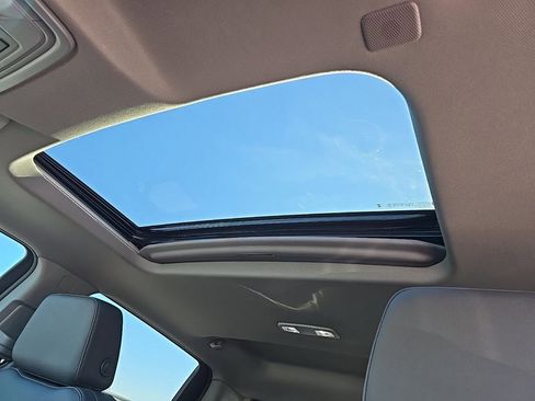 Certified 2025 Chevrolet Silverado 1500 LTZ w/ LTZ Premium Package image 33