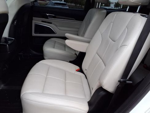 Used 2020 Kia Telluride SX w/ Towing Package image 27