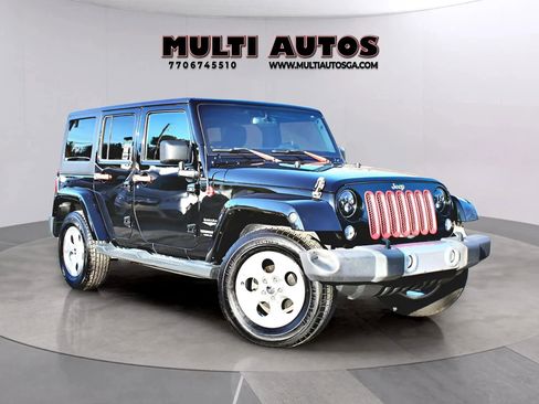 Used 2015 Jeep Wrangler Unlimited Sahara w/ Connectivity Group image 29