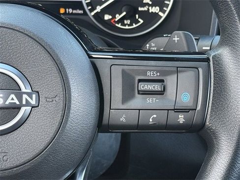 Used 2023 Nissan Rogue SV image 14