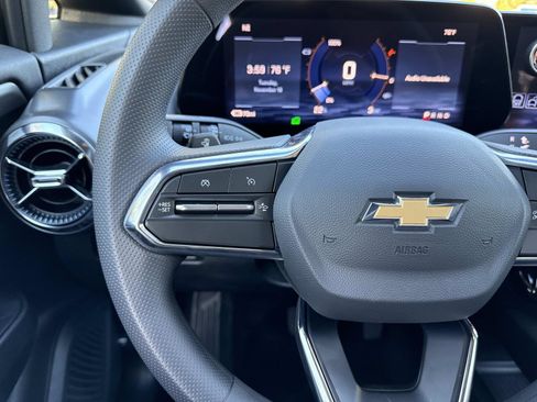 New 2026 Chevrolet Equinox EV LT image 15