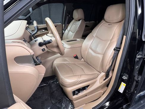 Used 2020 Cadillac Escalade Platinum AWD/4WD image 29