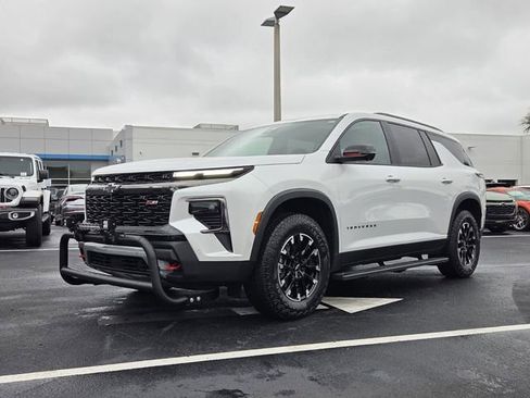 Certified 2025 Chevrolet Traverse Z71 w/ Enhanced Driving Package image 2