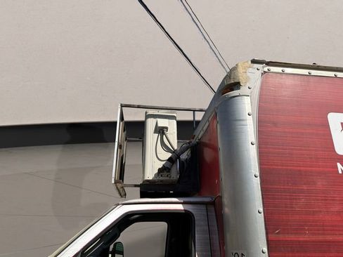 Used 2009 Ford E-350 and Econoline 350 Super Duty image 25