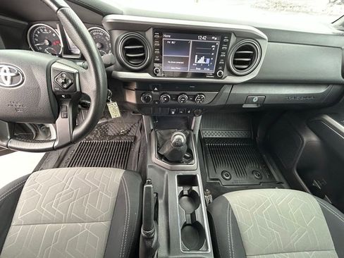 Used 2020 Toyota Tacoma TRD Off-Road image 18