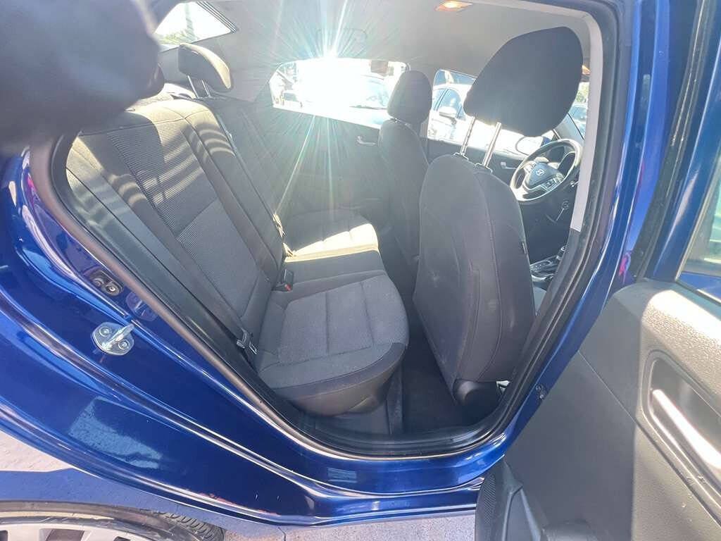 Used 2021 Hyundai Accent SE FWD image 12