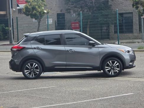 Used 2020 Nissan Kicks SR w/ SR Premium Package FWD image 4
