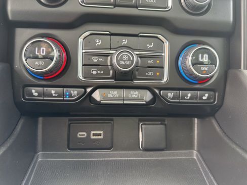 Used 2023 Chevrolet Tahoe High Country AWD/4WD image 30