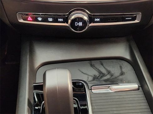 Used 2024 Volvo S60 B5 Core image 19