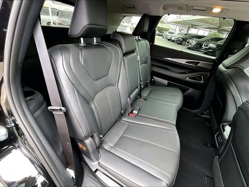 New 2026 INFINITI QX60 Luxe w/ Cargo Package image 18