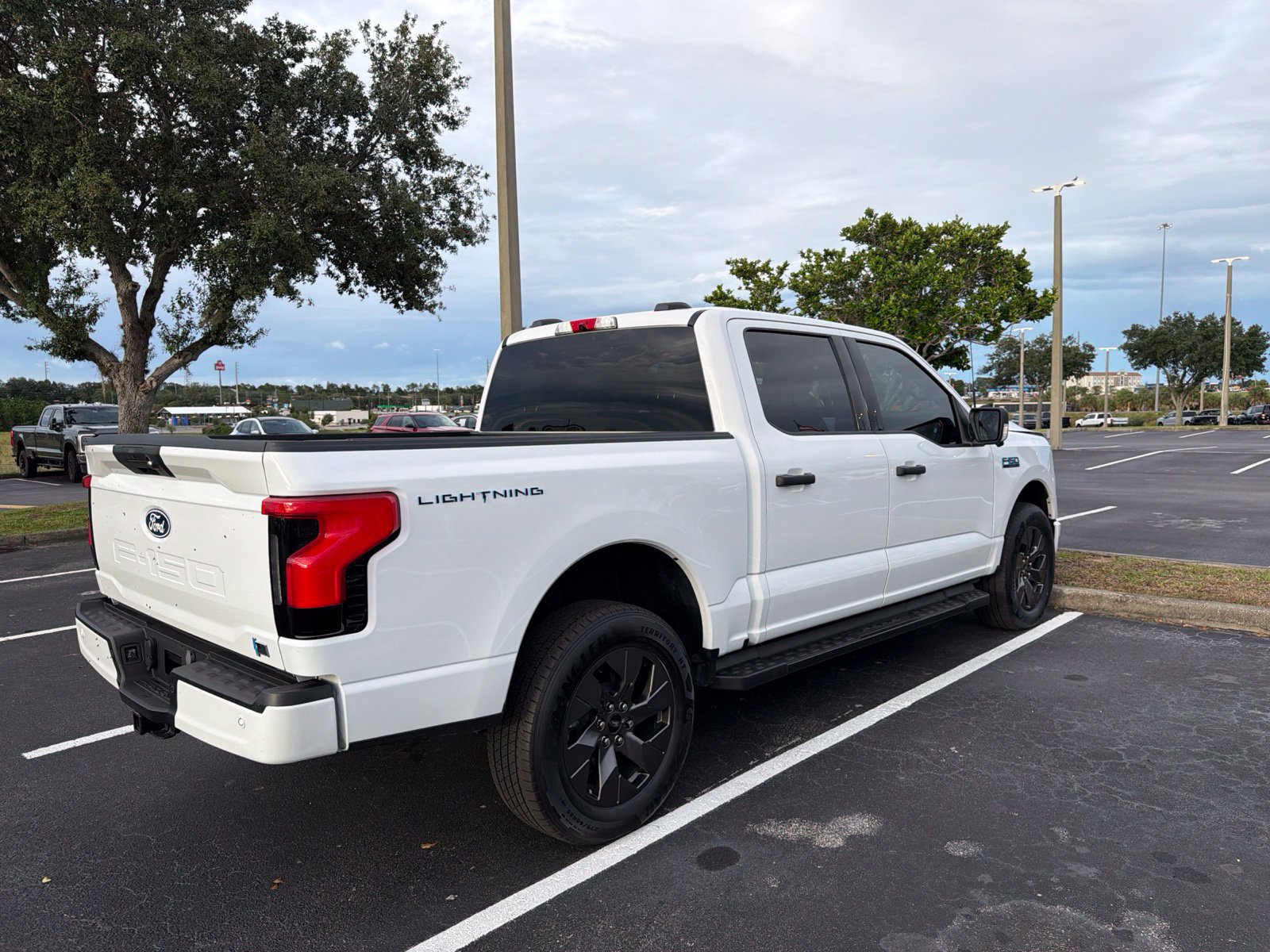 Used 2024 Ford F150 Lightning XLT AWD/4WD image 5