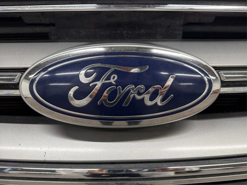 Used 2017 Ford Edge Titanium FWD image 42