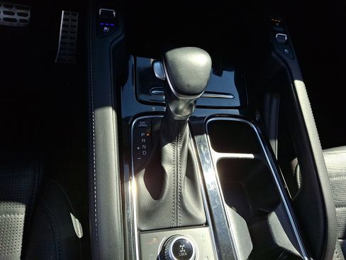 Used 2020 Kia Telluride SX w/ SX Prestige Package image 16