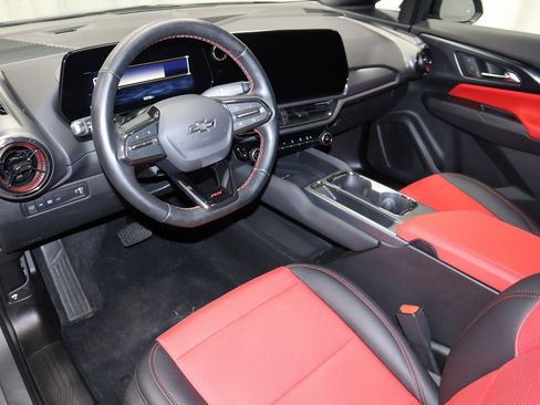 Used 2025 Chevrolet Equinox EV RS image 24