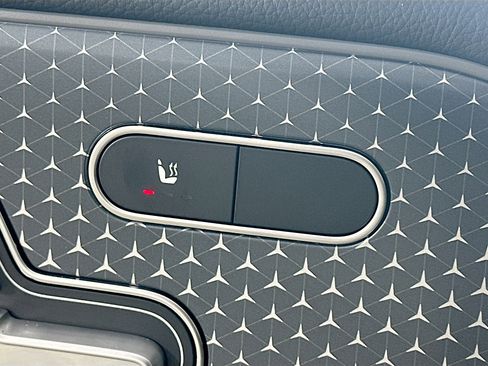 Certified 2025 Mercedes-Benz GLB 250 4MATIC image 26