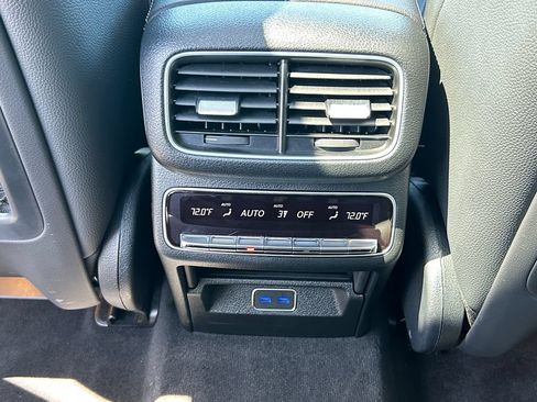 Used 2025 Mercedes-Benz GLS 450 4MATIC image 34