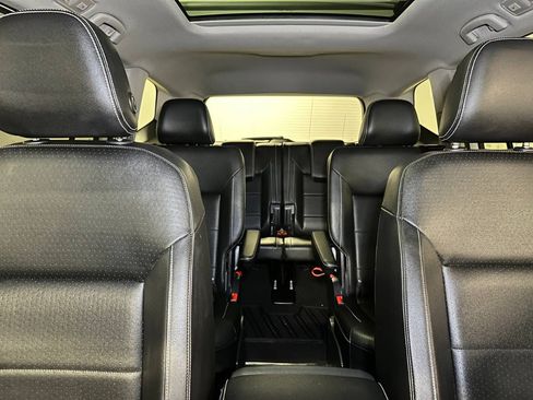 Used 2023 Volkswagen Atlas SEL R-Line AWD/4WD image 23