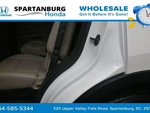 Used 2015 Ford Explorer Limited w/ Equipment Group 302A AWD/4WD image 16