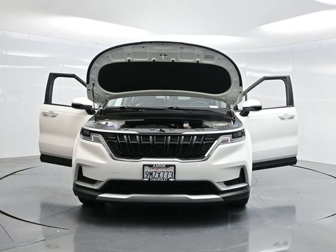 Used 2024 Kia Carnival LX image 43