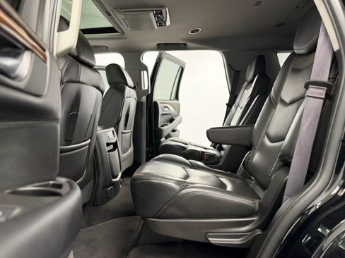 Used 2017 Cadillac Escalade Luxury AWD/4WD image 42
