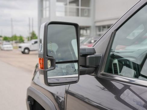 Used 2016 GMC Sierra 2500 Denali w/ Duramax Plus Package AWD/4WD image 16