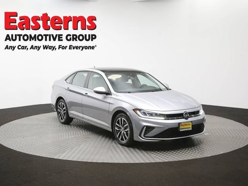 Used 2025 Volkswagen Jetta SE FWD image 48