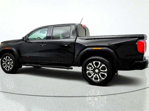 Used 2024 GMC Canyon AT4 w/ AT4 Premium Package AWD/4WD image 8