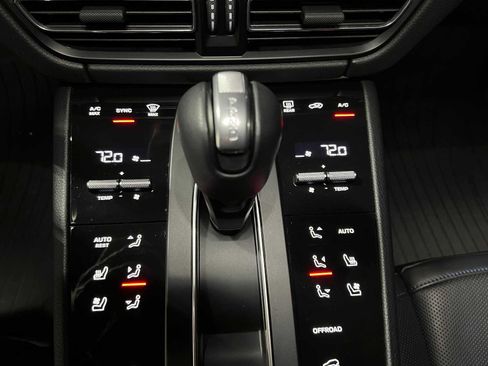 Used 2024 Porsche Macan GTS image 37