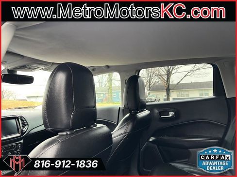 Used 2019 Jeep Compass Latitude FWD image 32