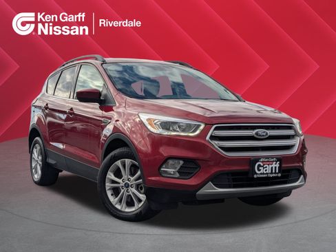 Used 2019 Ford Escape SEL image 1