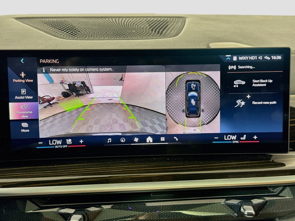 Used 2026 BMW X7 xDrive40i AWD/4WD image 14