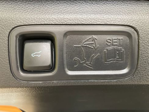 Used 2024 Ford Expedition Platinum image 38