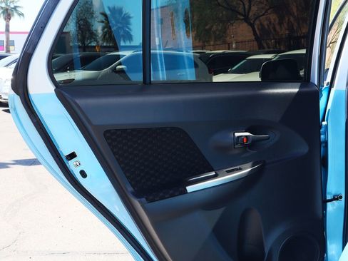 Used 2014 Scion xD image 29