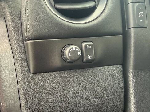 Used 2015 Nissan GT-R Black Edition image 38