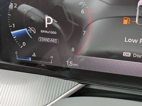 Used 2025 Nissan Murano SV AWD/4WD image 16
