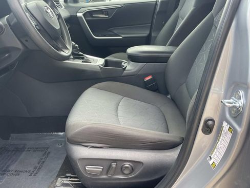Used 2025 Toyota RAV4 XLE AWD/4WD image 13