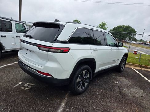 Used 2022 Jeep Grand Cherokee Limited 4xe w/ Luxury Tech Group II AWD/4WD image 10