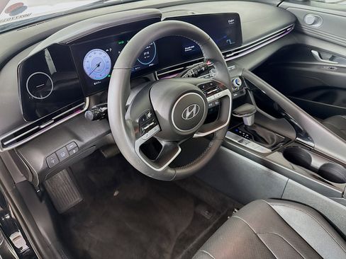 Used 2022 Hyundai Elantra Limited FWD image 8