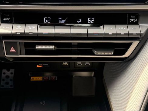 Used 2025 Toyota Camry SE image 20