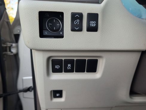 Used 2015 Lexus GX 460 image 18