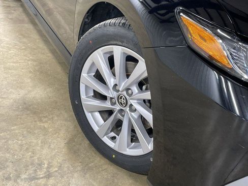 Used 2022 Toyota Camry LE FWD image 11