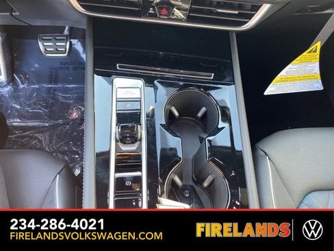 New 2026 Volkswagen Atlas Cross Sport SEL Premium R-Line image 39