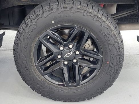Used 2019 Chevrolet Silverado 1500 Custom Trail Boss w/ Custom Convenience Package AWD/4WD image 13