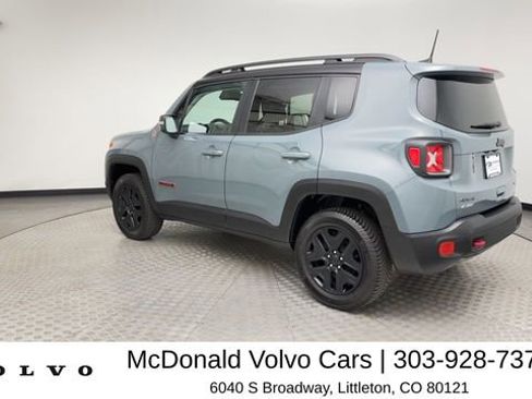 Used 2018 Jeep Renegade Trailhawk AWD/4WD image 4