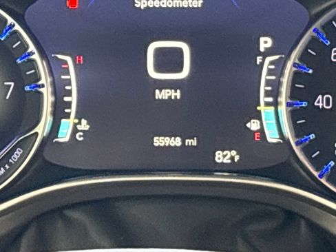 Used 2024 Chrysler Pacifica Touring-L FWD image 22