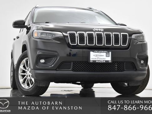 Used 2019 Jeep Cherokee Latitude Plus w/ Cold Weather Group image 3