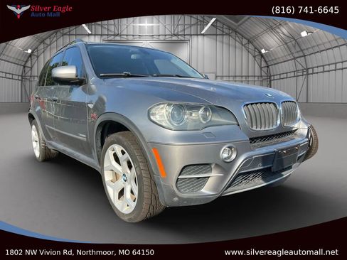 Used 2011 BMW X5 xDrive35i image 2