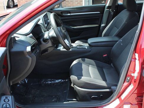 Used 2022 Nissan Altima 2.5 SV FWD image 14