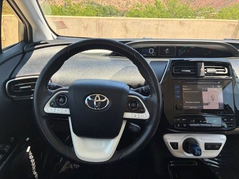 Used 2018 Toyota Prius Four Touring image 13